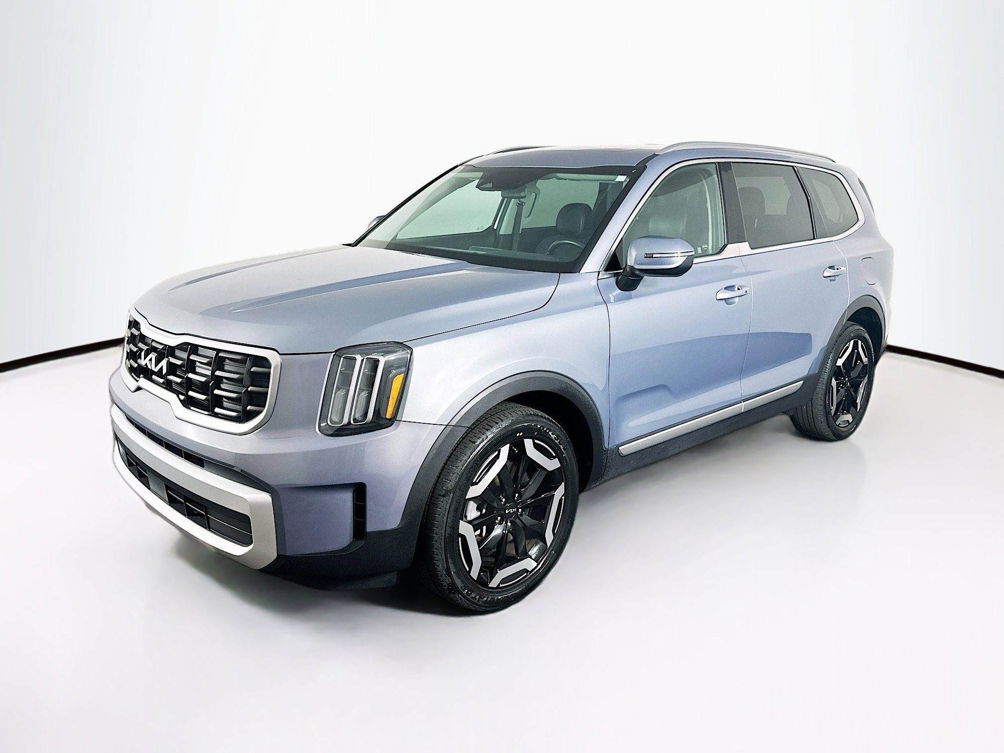 Used 2025 Kia Telluride S image 3