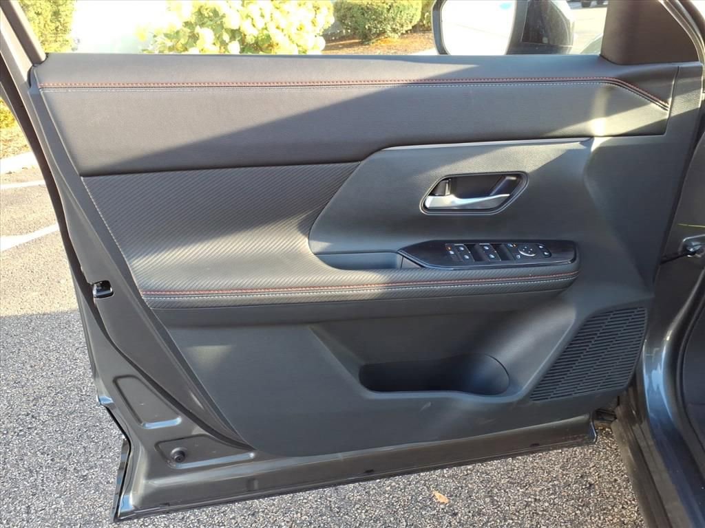 New 2026 Nissan Kicks SR w/ Cold Weather Package image 11