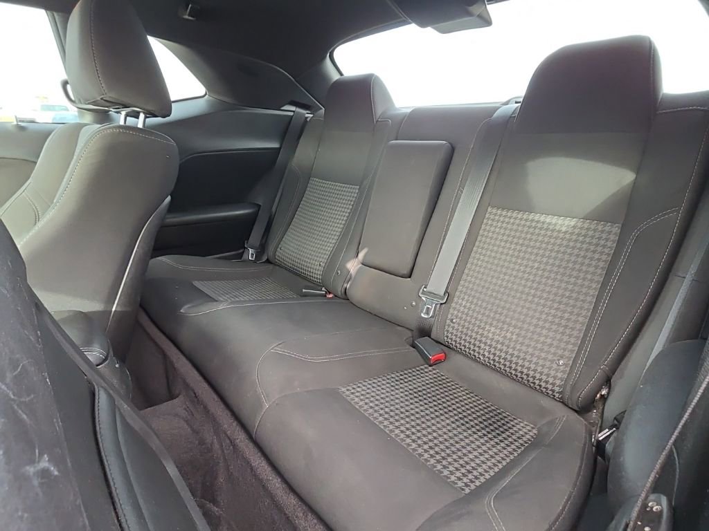 Used 2018 Dodge Challenger SXT image 10