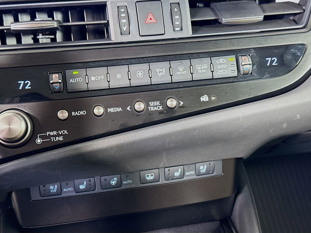 Certified 2025 Lexus ES 300h Ultra Luxury FWD image 16