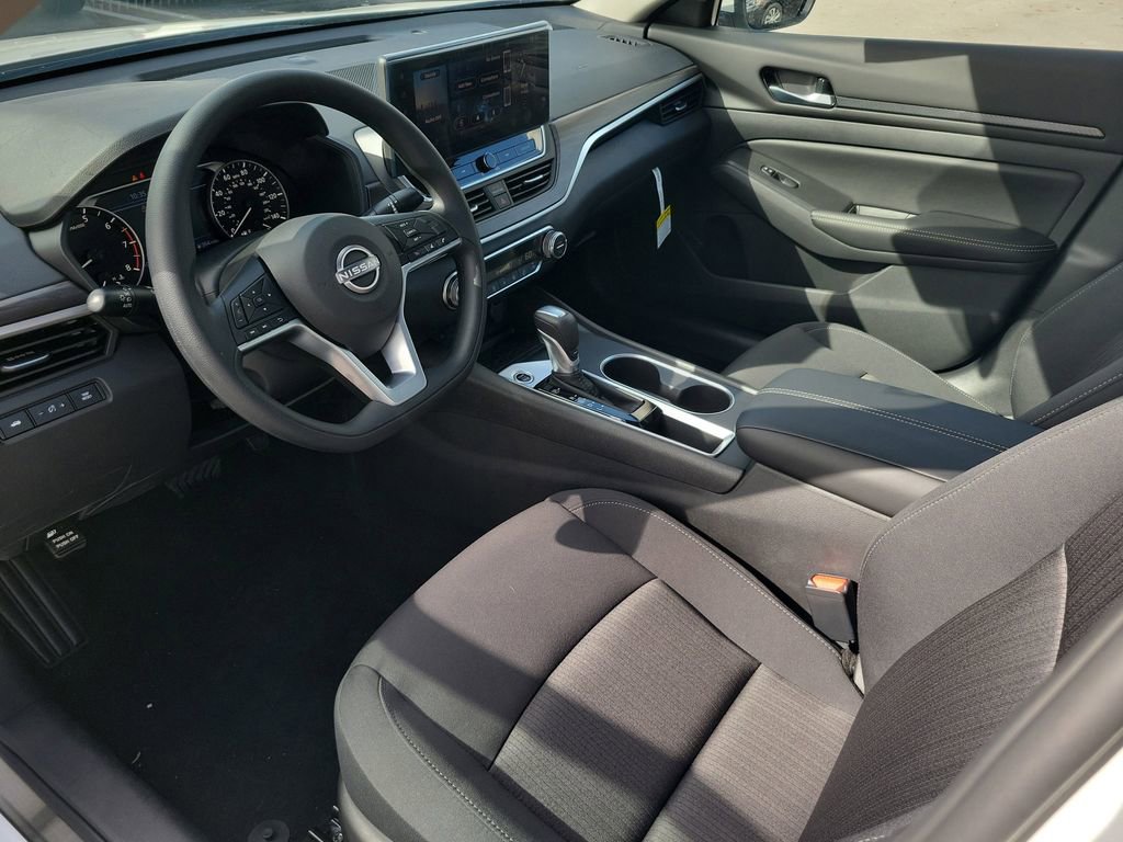 Used 2025 Nissan Altima 2.5 SV w/ SV Special Edition Package image 13