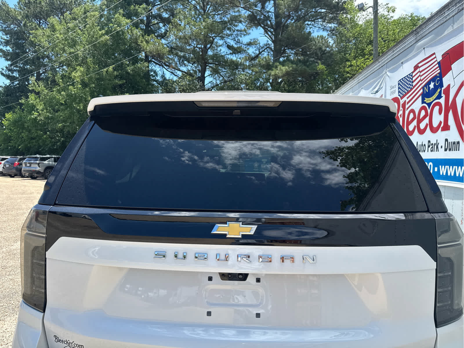 New 2025 Chevrolet Suburban Premier RWD image 21
