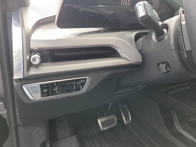 Certified 2026 Cadillac Vistiq Sport w/ LPO, Floor Liner Package AWD/4WD image 37
