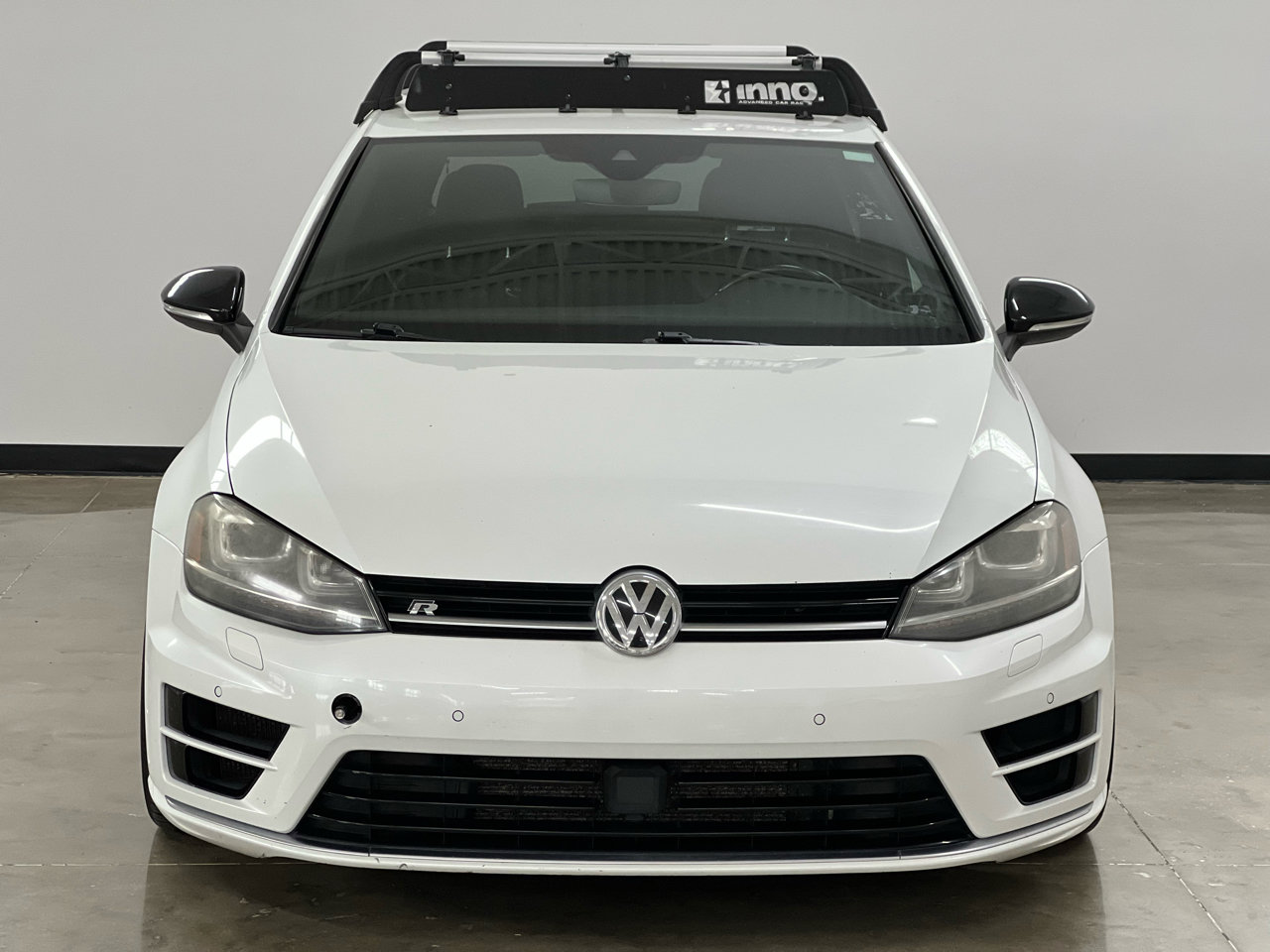 Used 2017 Volkswagen Golf R 4-Door image 2