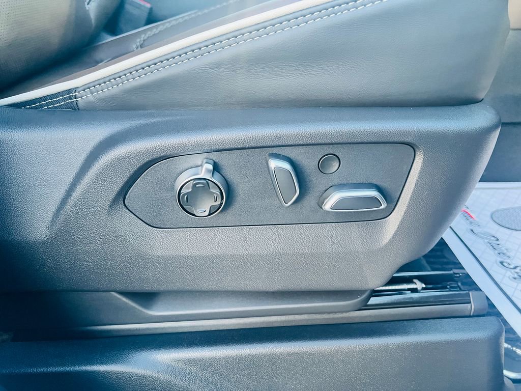 New 2026 GMC Yukon Denali Ultimate image 50