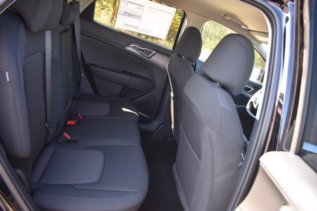 New 2027 Kia Sportage LX FWD image 14