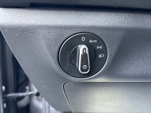 Used 2024 Volkswagen Jetta SE image 13