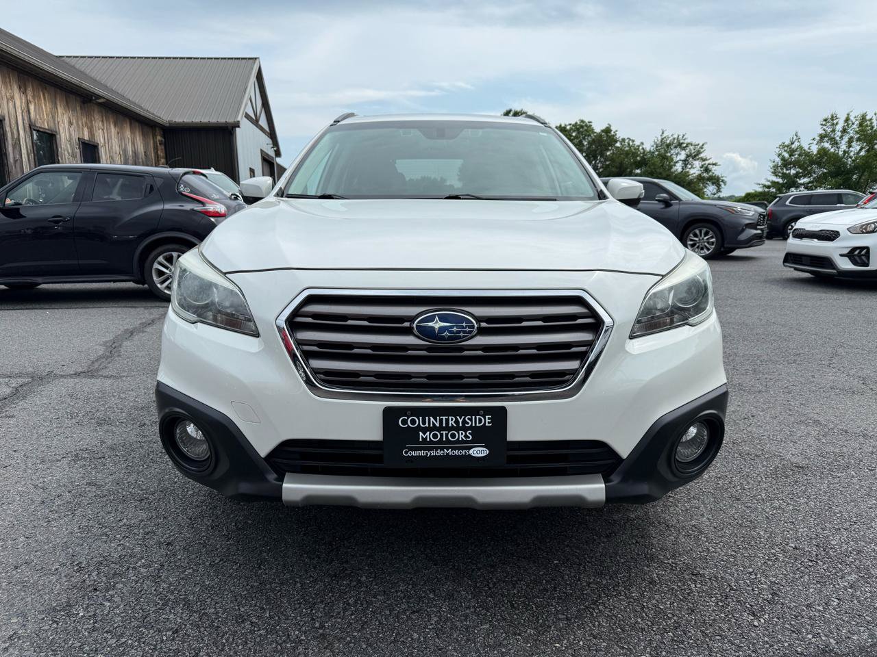 Used 2017 Subaru Outback 3.6R Touring w/ Popular Package #5A AWD/4WD image 9
