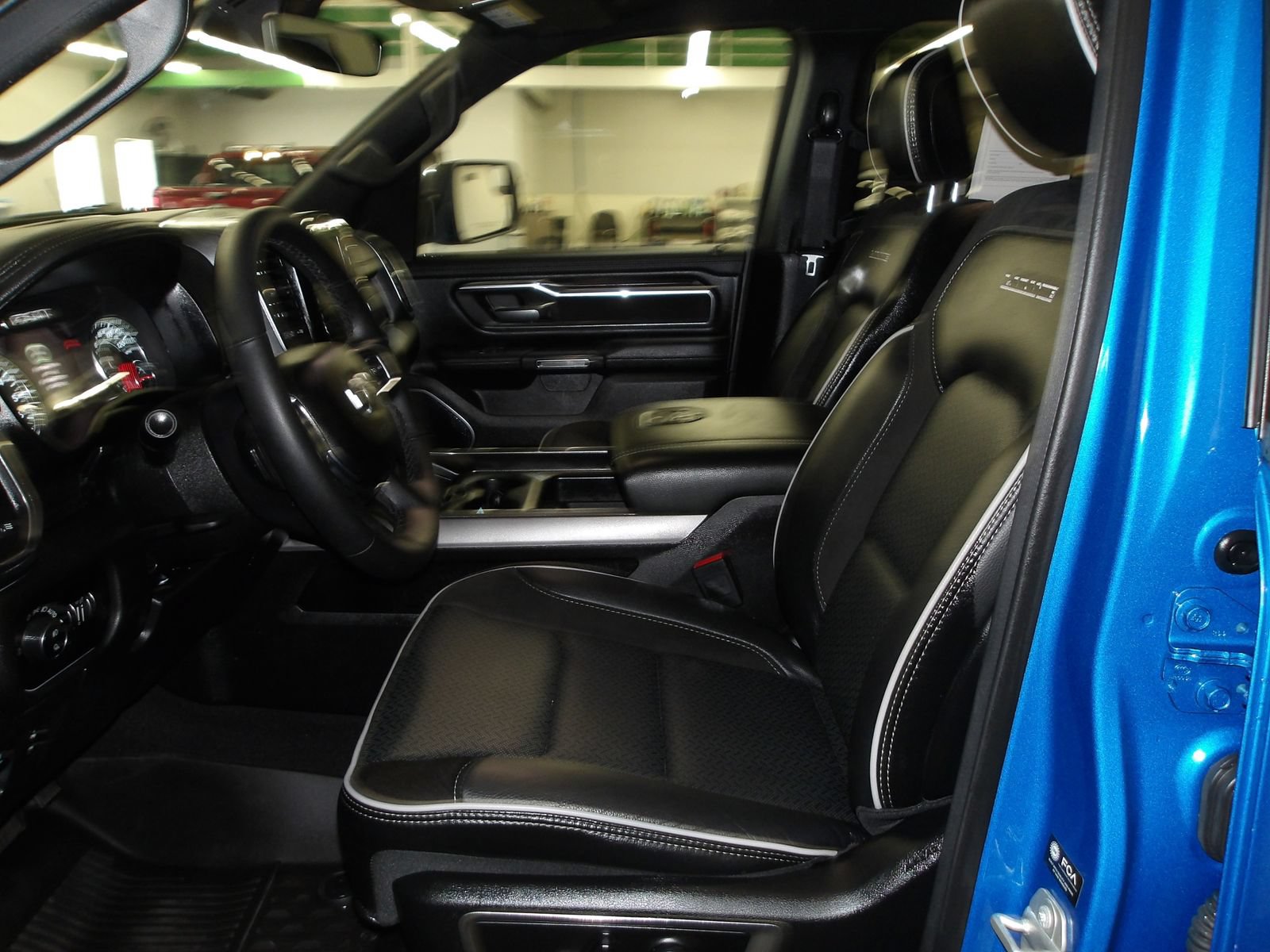 Used 2025 RAM 1500 Laramie AWD/4WD image 20