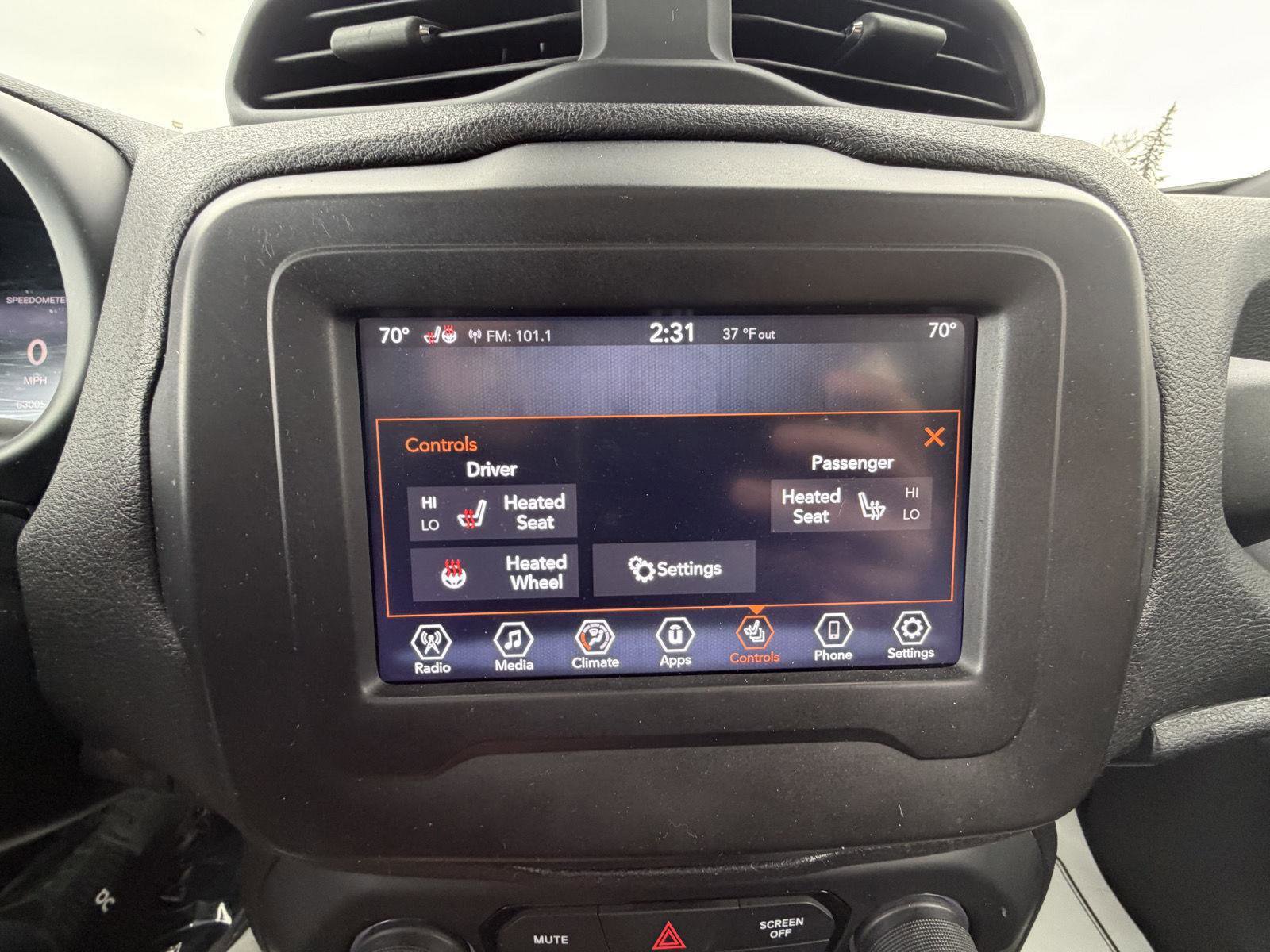 Used 2020 Jeep Renegade Limited image 15