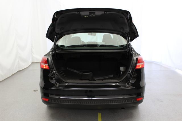 Used 2018 Ford Focus Titanium w/ Titanium Technology Package FWD image 10