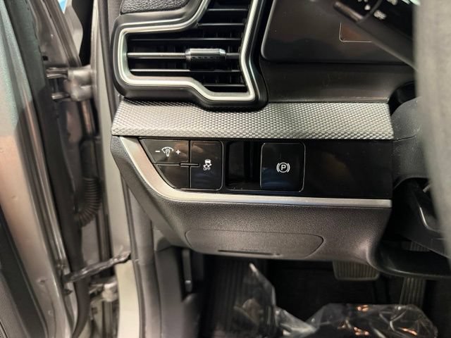 Used 2023 Kia Sportage LX FWD image 16