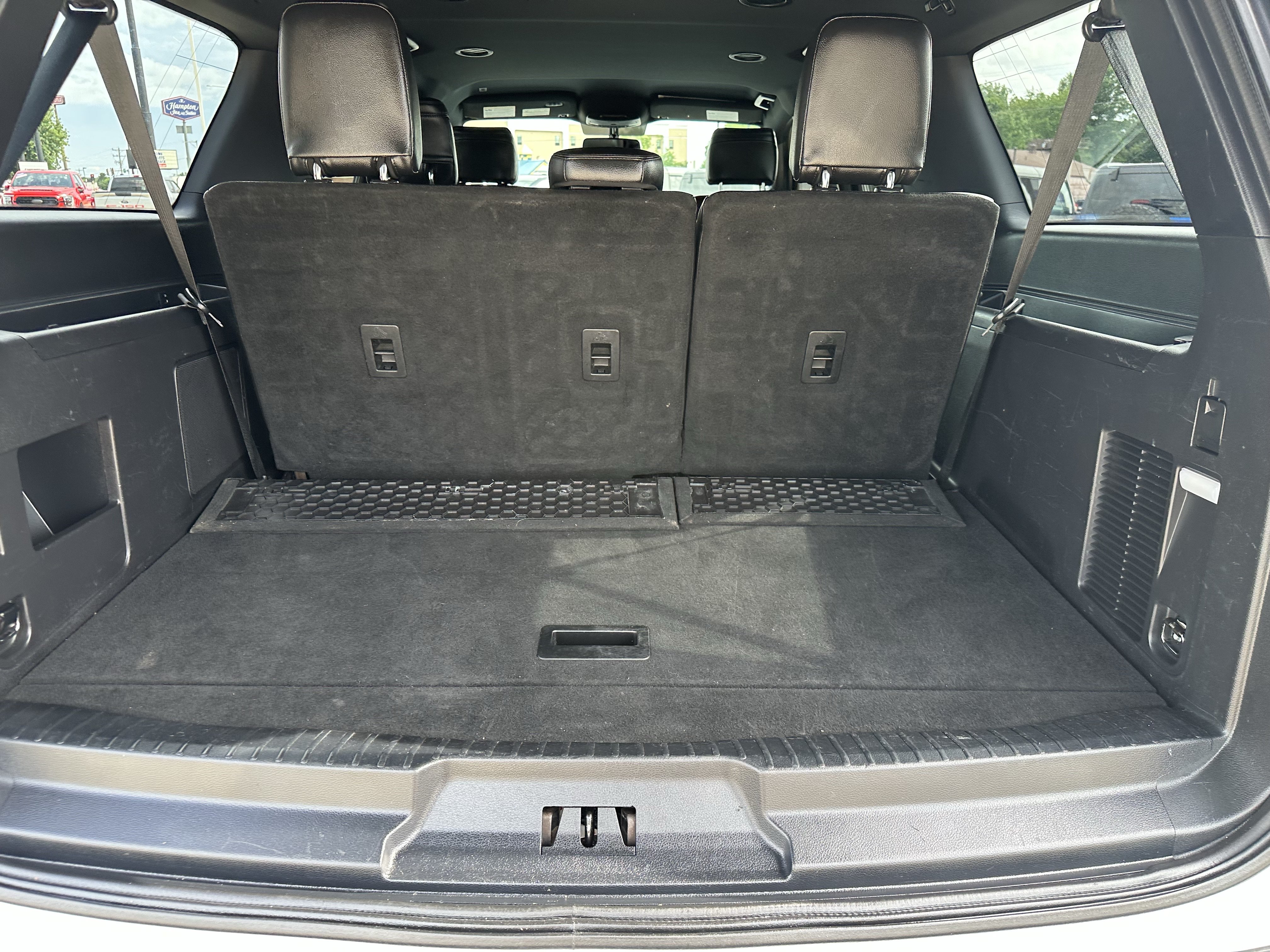 Used 2018 Ford Expedition Max Limited RWD image 11
