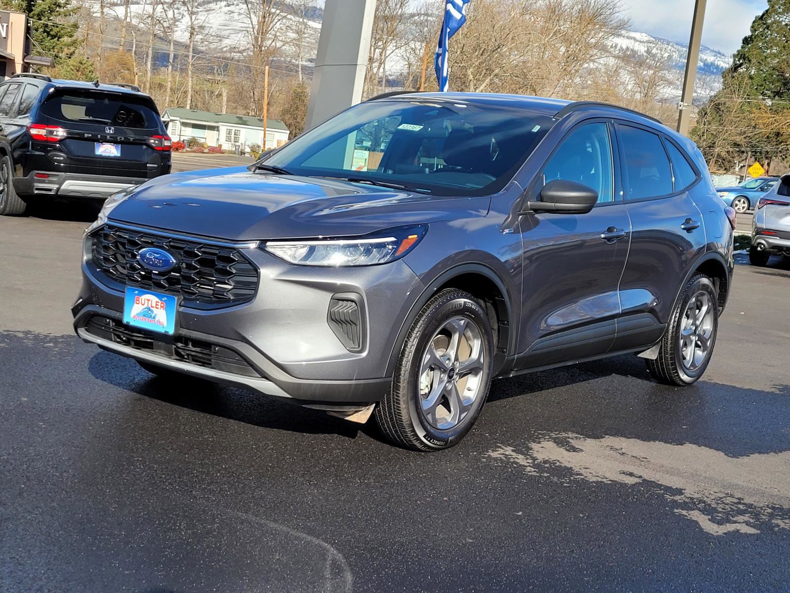 Used 2025 Ford Escape ST-Line image 1