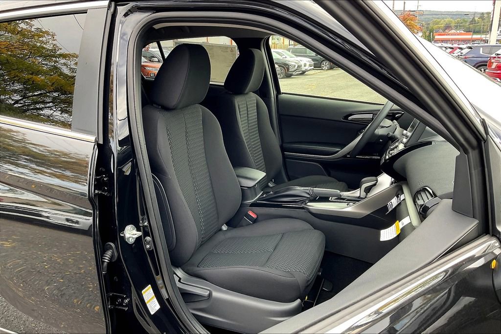New 2026 Mitsubishi Eclipse Cross LE image 8