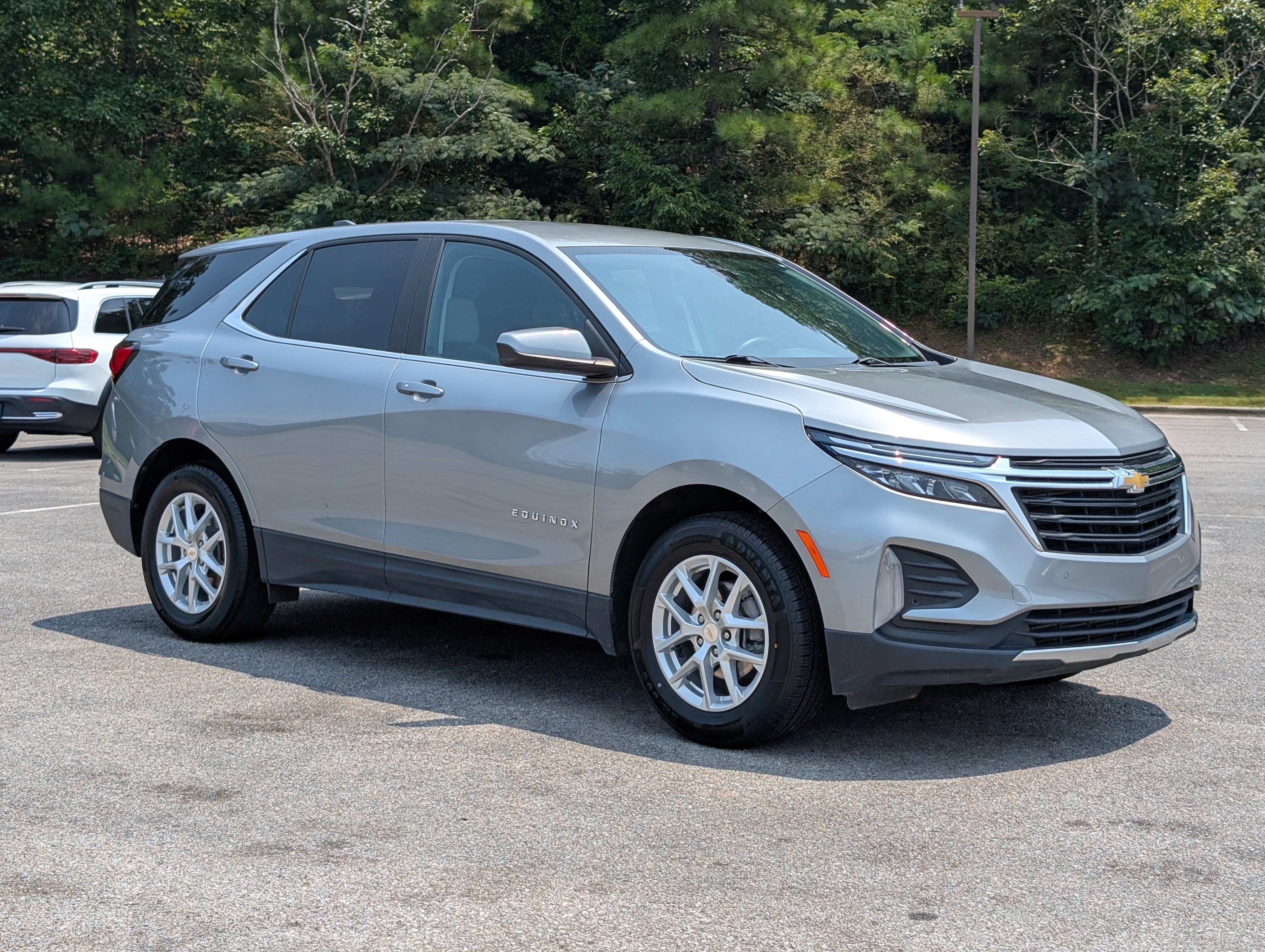 Used 2023 Chevrolet Equinox LT w/ Driver Convenience Package FWD image 11