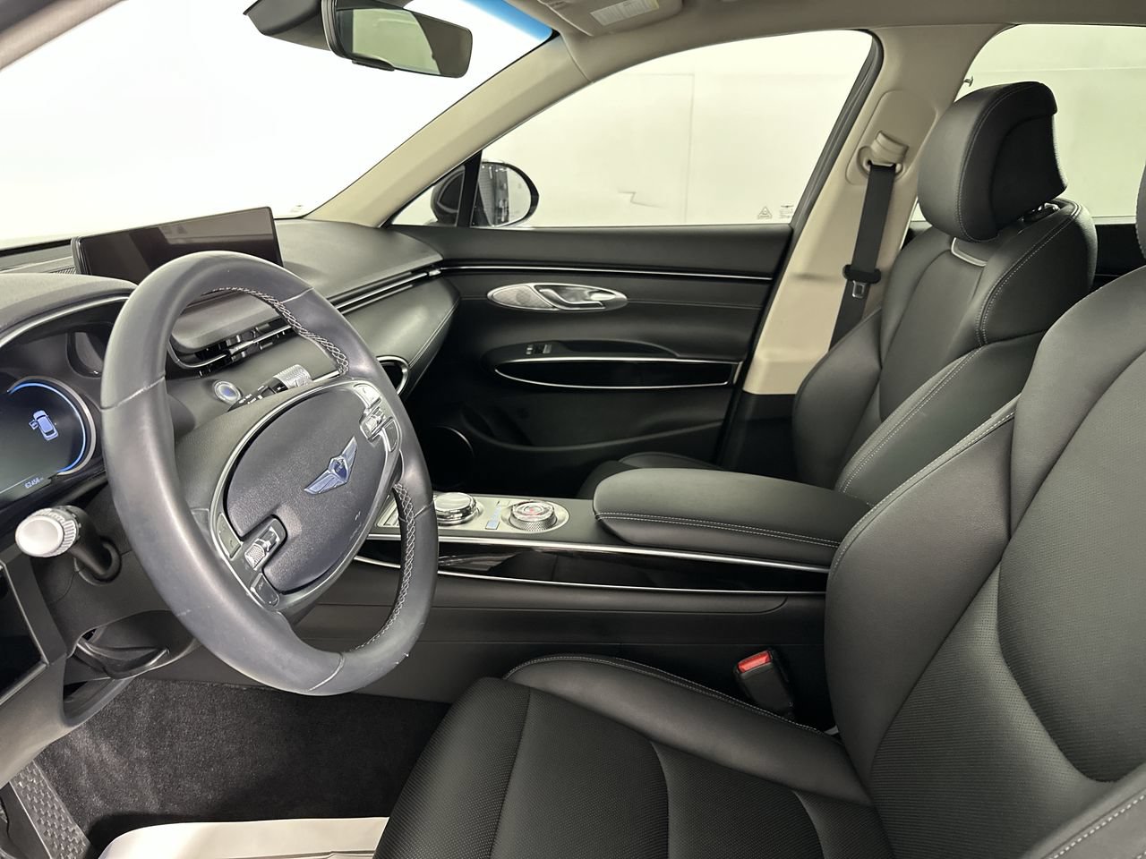 Used 2022 Genesis GV70 2.5T AWD/4WD image 2