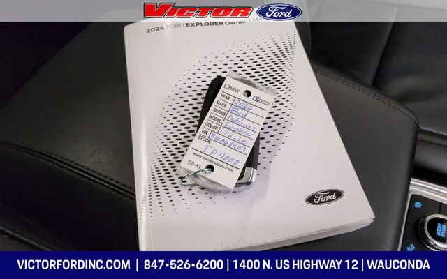Used 2024 Ford Explorer Platinum w/ Technology Package AWD/4WD image 15