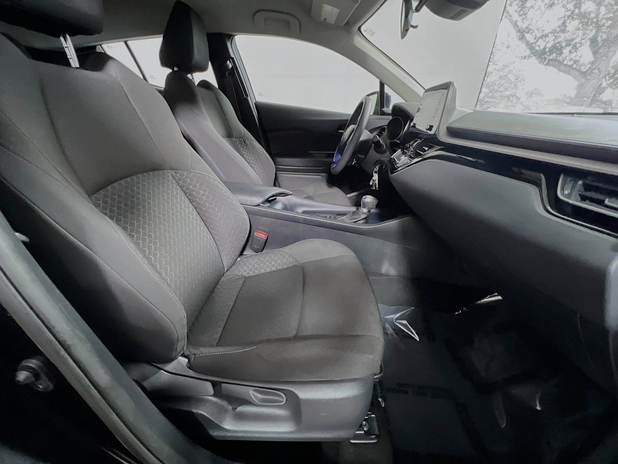 Used 2021 Toyota C-HR LE image 30