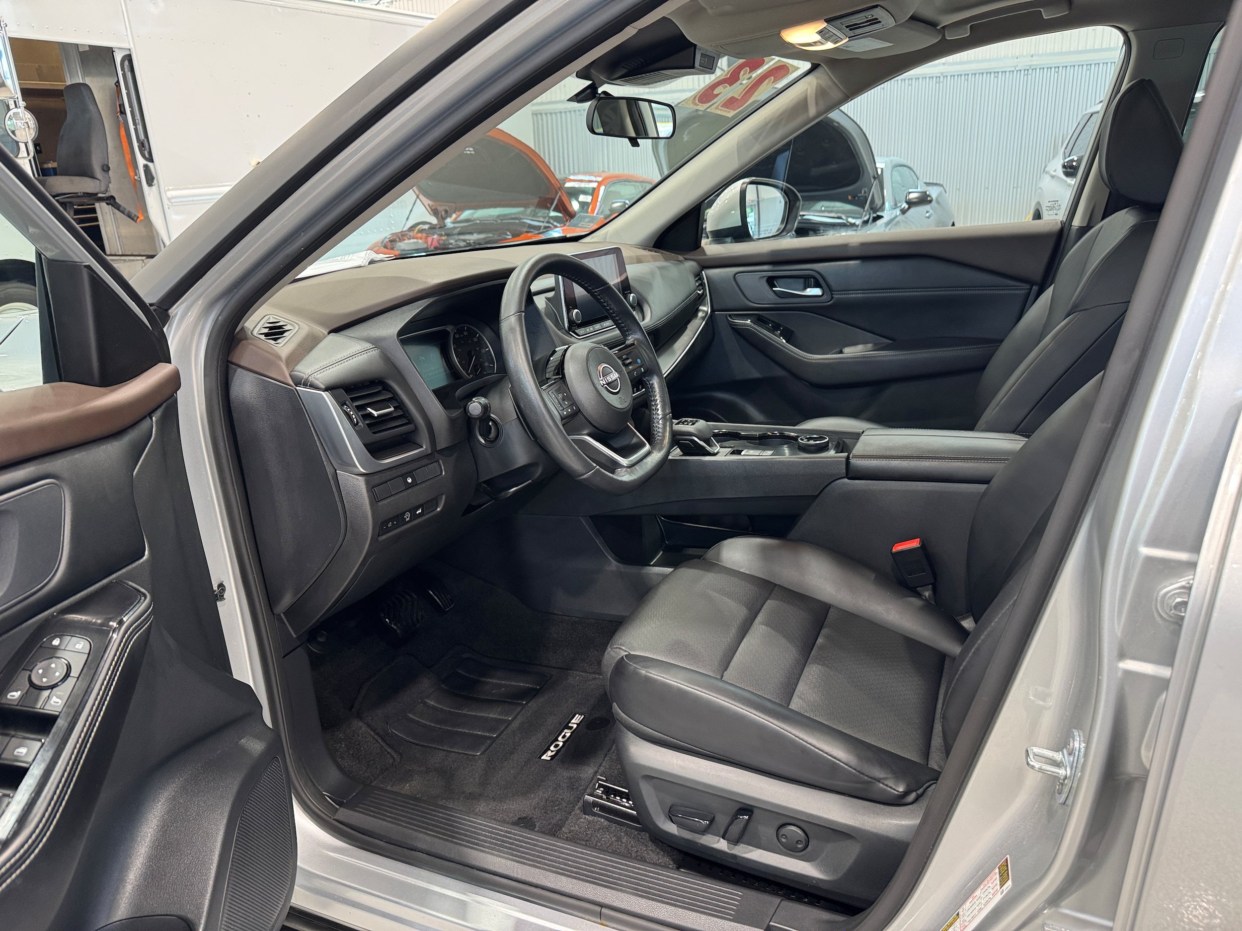 Certified 2023 Nissan Rogue SV w/ SV Premium B Package AWD/4WD image 13