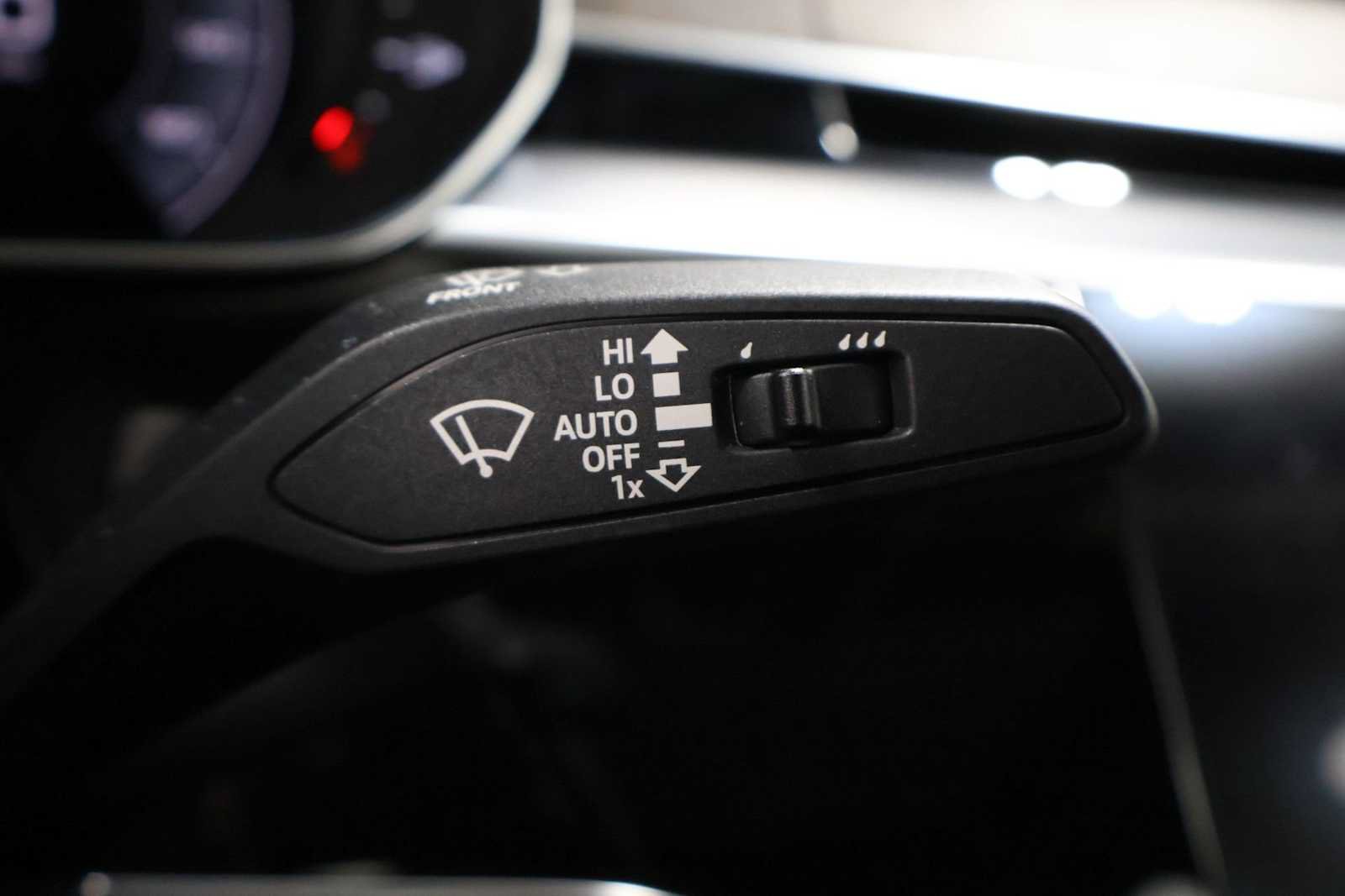 Used 2025 Audi A8 L 3.0T AWD/4WD image 28