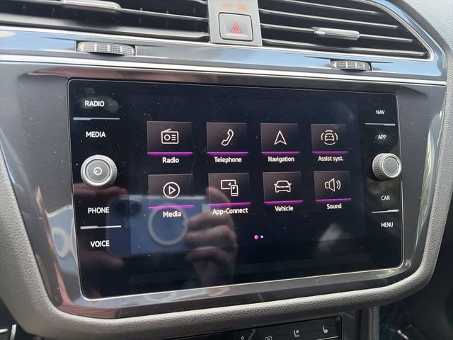 Used 2024 Volkswagen Tiguan SEL R-Line AWD/4WD image 16