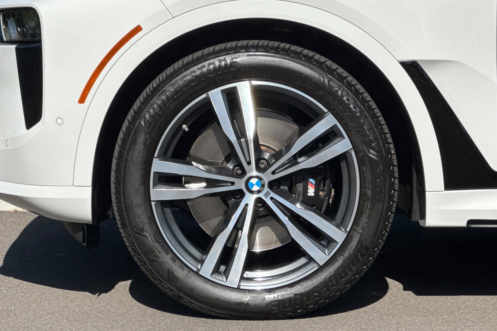 Used 2024 BMW X7 xDrive40i w/ Executive Package AWD/4WD image 39