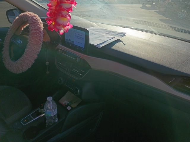 Used 2020 Ford Escape SE image 26