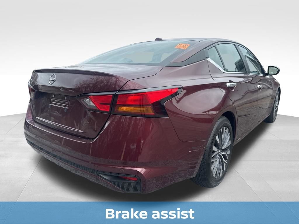 Used 2025 Nissan Altima 2.5 SV image 9
