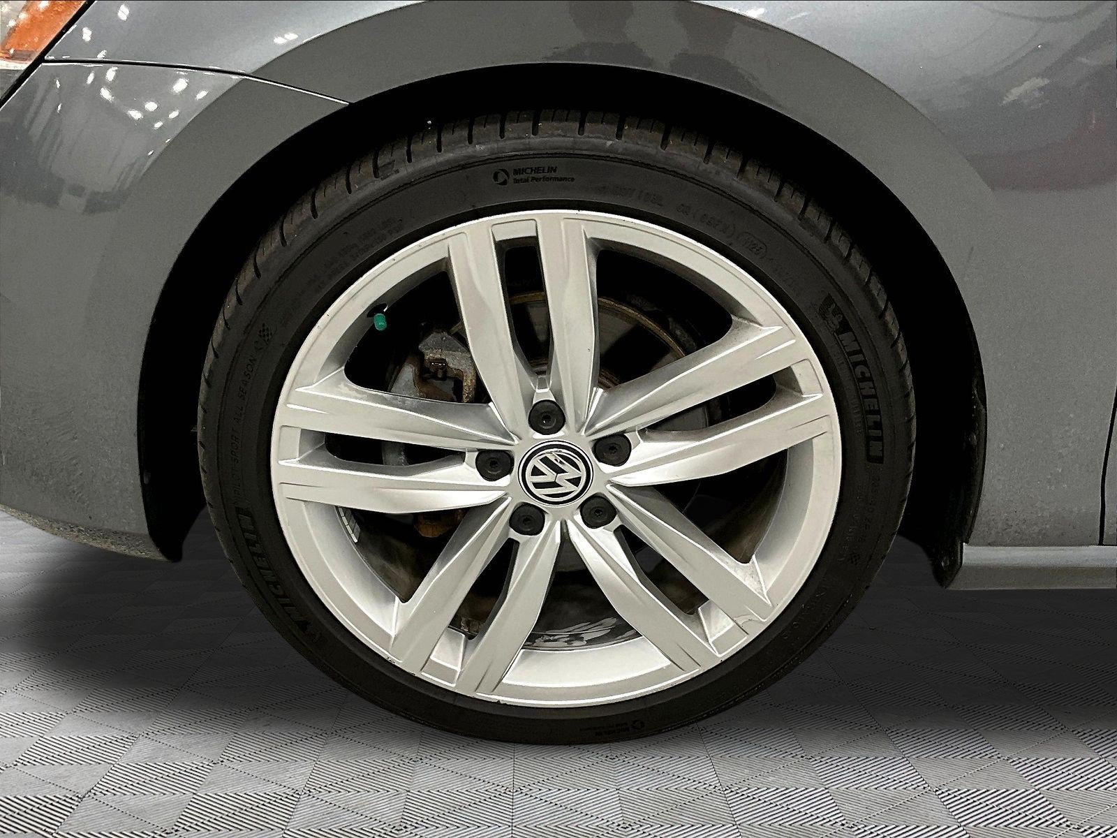 Used 2015 Volkswagen Golf TDI SEL w/ Lighting Package (SEL) FWD image 34