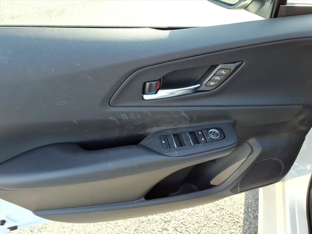 New 2026 Toyota Prius Plug-In Hybrid image 9