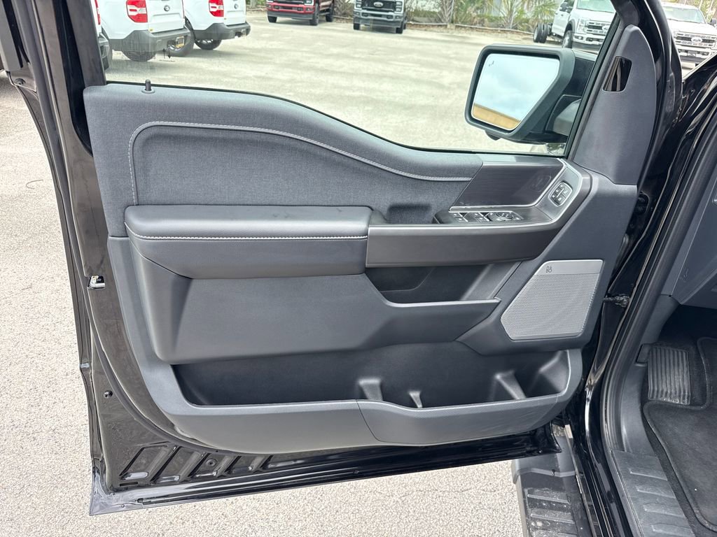 Used 2025 Ford F150 Lariat AWD/4WD image 13