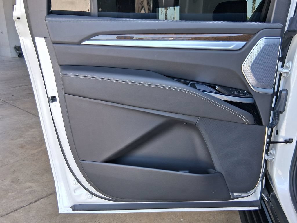 Certified 2025 Cadillac Escalade ESV Sport Platinum AWD/4WD image 23