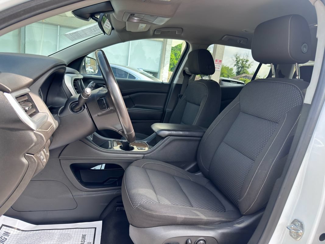 Used 2020 GMC Acadia SLE w/ Driver Convenience Package FWD image 16