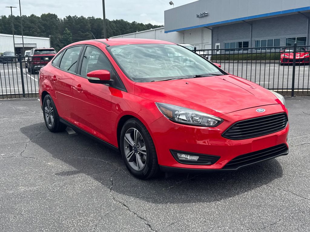 Used 2017 Ford Focus SE FWD image 4