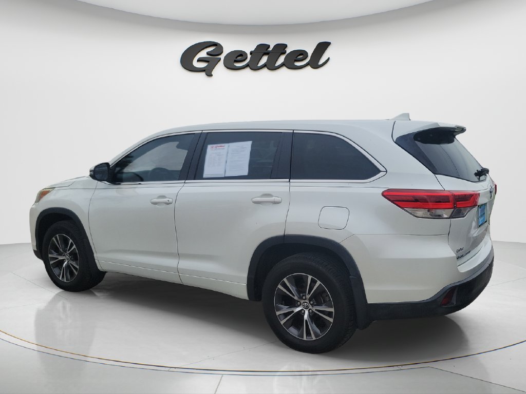 Used 2018 Toyota Highlander Plus FWD image 7