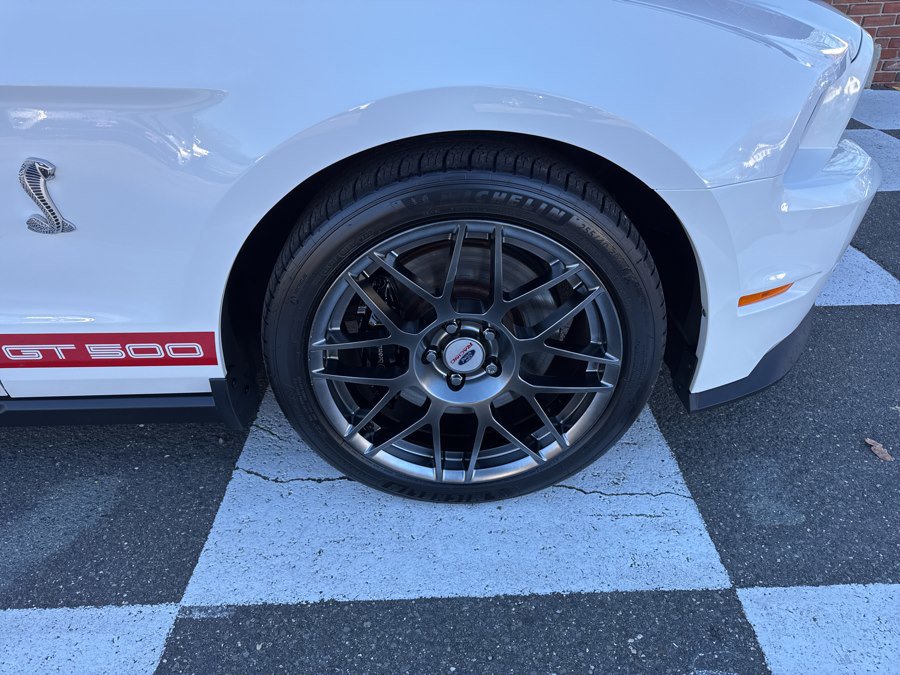 Used 2010 Ford Mustang Shelby GT500 RWD image 13