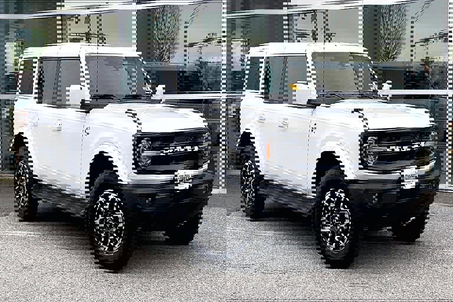 Used 2025 Ford Bronco Outer Banks image 1