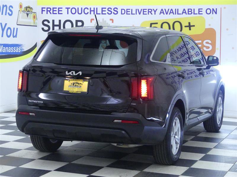 Used 2023 Kia Sorento LX image 8