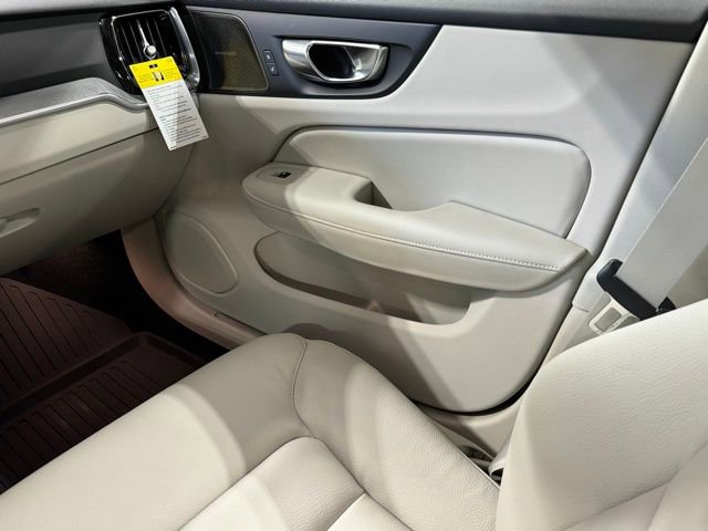 New 2024 Volvo S60 B5 Plus w/ Climate Package image 28