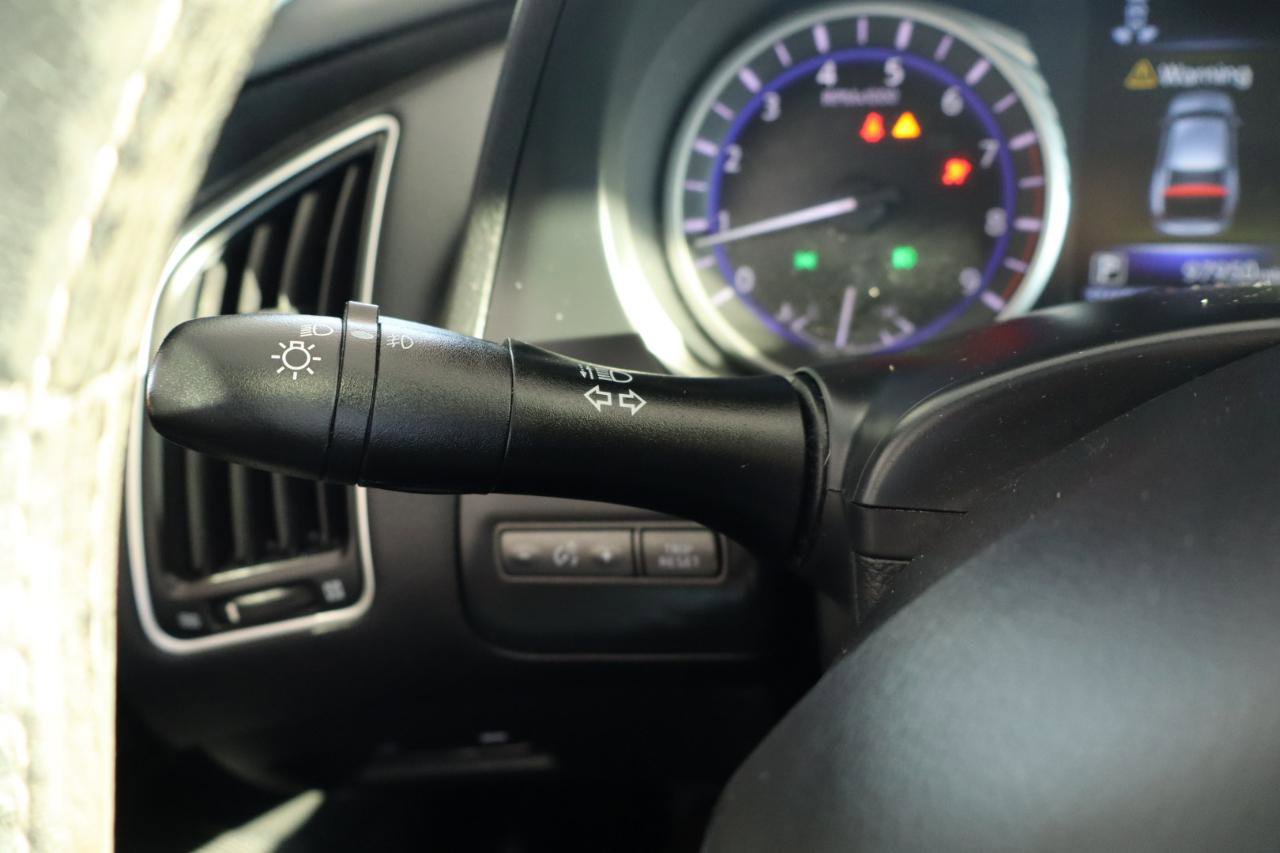 Used 2016 INFINITI Q50 3.0t Premium w/ Driver Assistance Package image 24