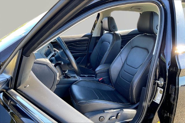 Used 2024 Volkswagen Jetta SEL FWD image 15