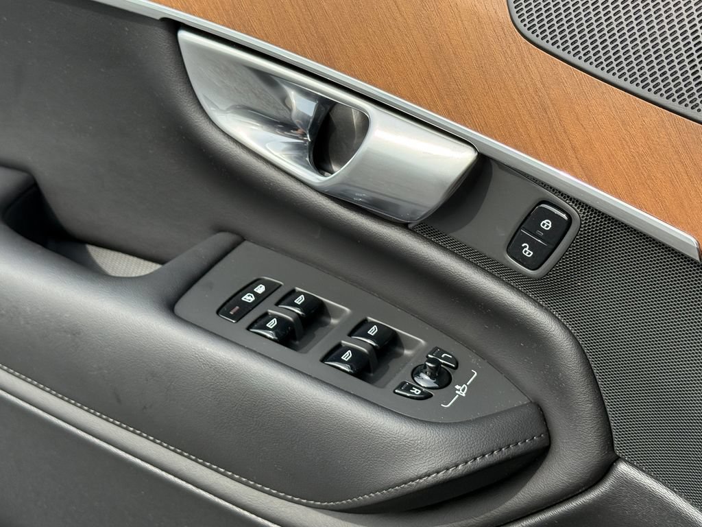 Certified 2023 Volvo XC90 B6 Plus w/ Protection Package Premier AWD/4WD image 46
