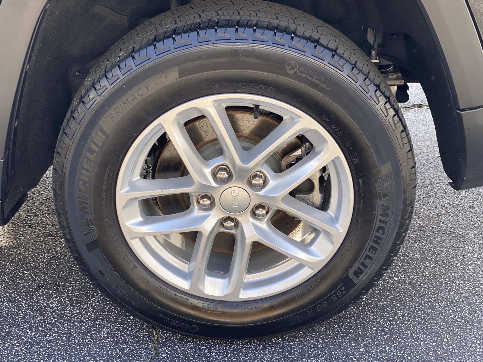 Used 2023 Jeep Grand Cherokee L Laredo image 15