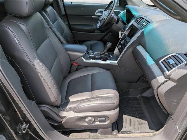 Used 2015 Ford Explorer XLT w/ Equipment Group 202B AWD/4WD image 23