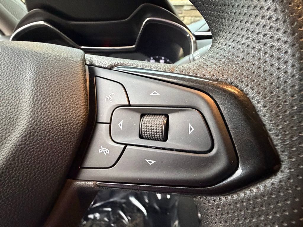 Used 2023 Chevrolet TrailBlazer LT w/ Convenience Package image 23