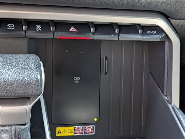 Used 2025 Toyota Tundra Limited AWD/4WD image 17