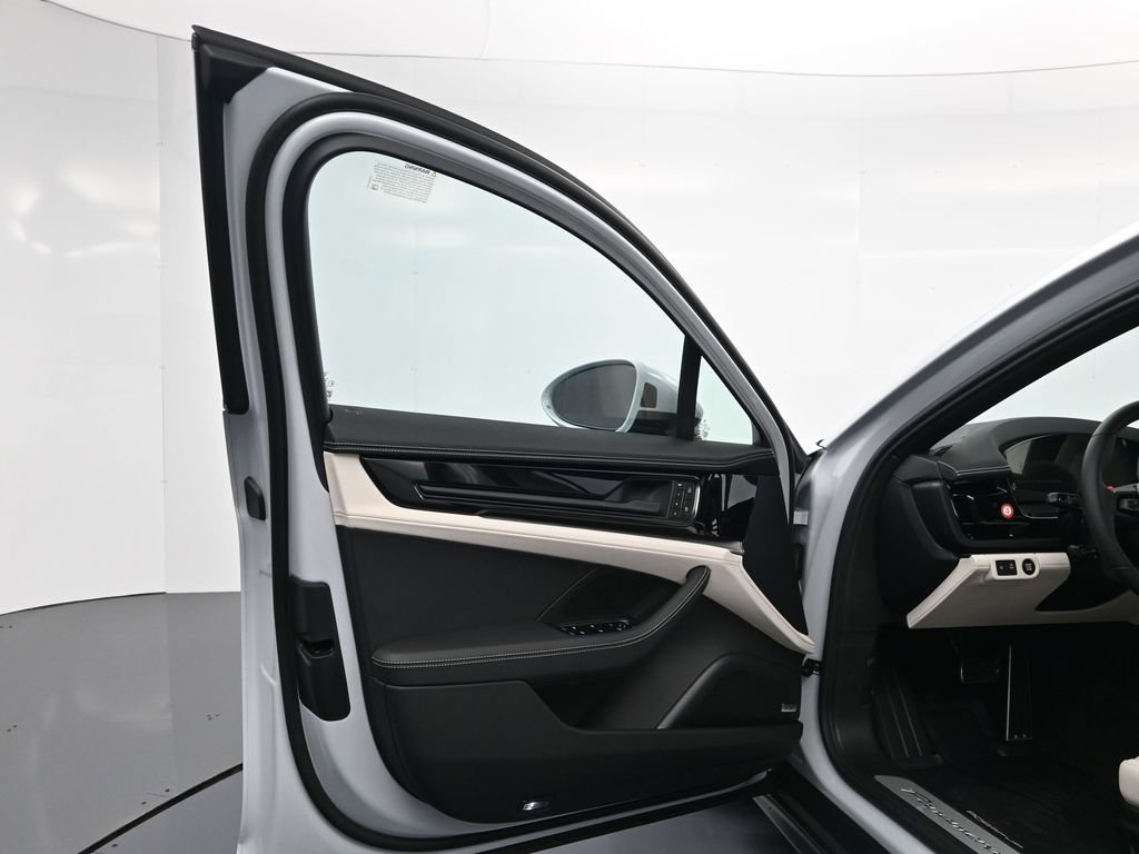 New 2026 Porsche Panamera 4 image 15