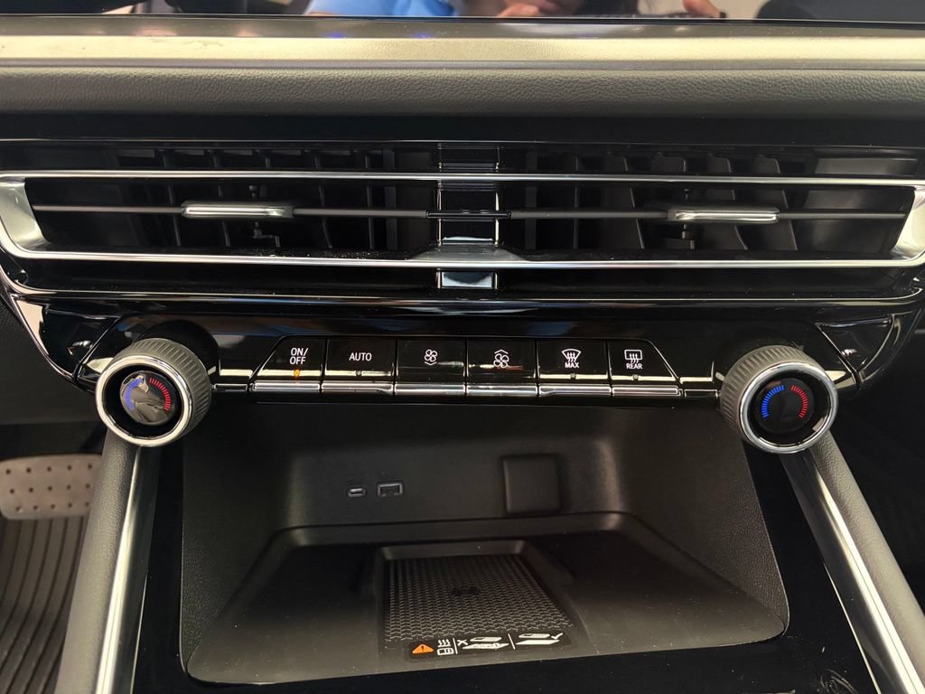 New 2026 Chevrolet Traverse LT w/ Midnight/Sport Edition FWD image 12
