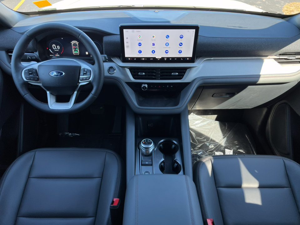 Used 2027 Ford Explorer Active AWD/4WD image 2